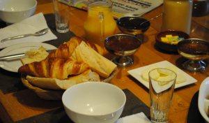 Petit déjeuner copieux au Mas Marican